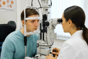 Всемирный день зрения: почему регулярная проверка у офтальмолога спасает от слепоты