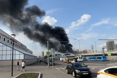 Площадь пожара на востоке Москвы увеличилась