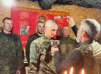 Плечом к плечу в бою и в молитве: как военные священники благословляют морпехов «Центра» перед штурмом