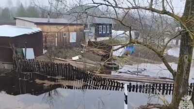 В Кукморском районе затопило приусадебные участки из-за подъема воды 21/04/2026 – Новости