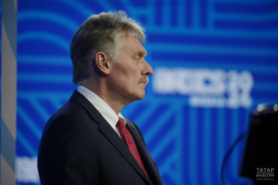 Песков: России не нужны дозволения для проведения парада Победы
