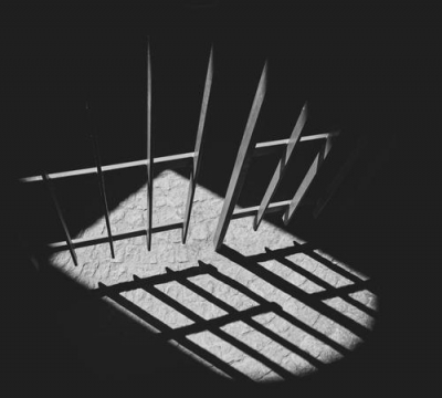Честь не имеет: торговцу поддельными картинами и госнаградами грозит суровое наказание