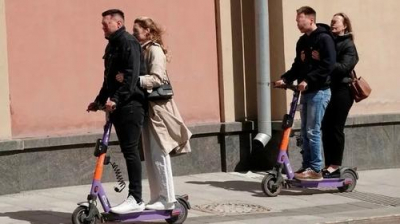 «Фотоохота на самокатчиков» захватывает всё больше пешеходов