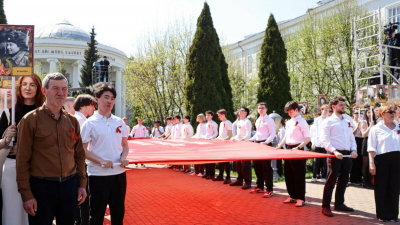 «Разделять добро и зло без чат-ботов»: В КФУ прошел Студенческий марш Победы