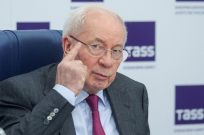 Азаров придумал прозвище Зеленскому