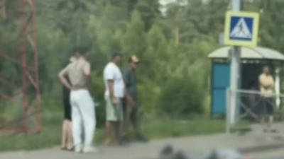 Тело у автобусной остановки: на выезде из Казани насмерть сбили мужчину - видео 07/07/2026 – Новости