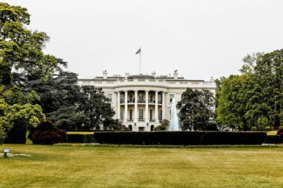 Бессент: США могут снять часть ограничений против Ирана для помощи его народу